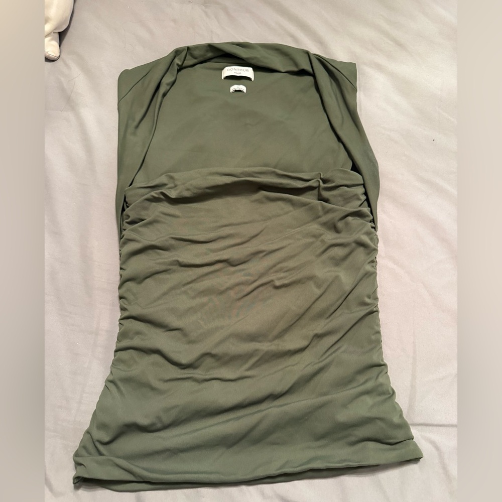 Aritzia Contour Flourish Top in Green
